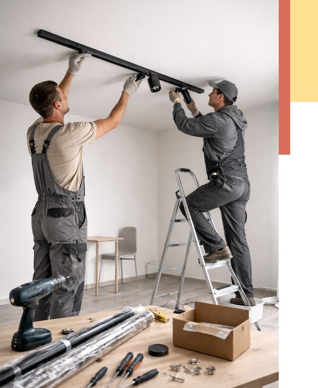 Установка трековых светильников в натяжной потолок в Одинцово от 4350 руб. | ОТДЕЛОЧНИК-Днц